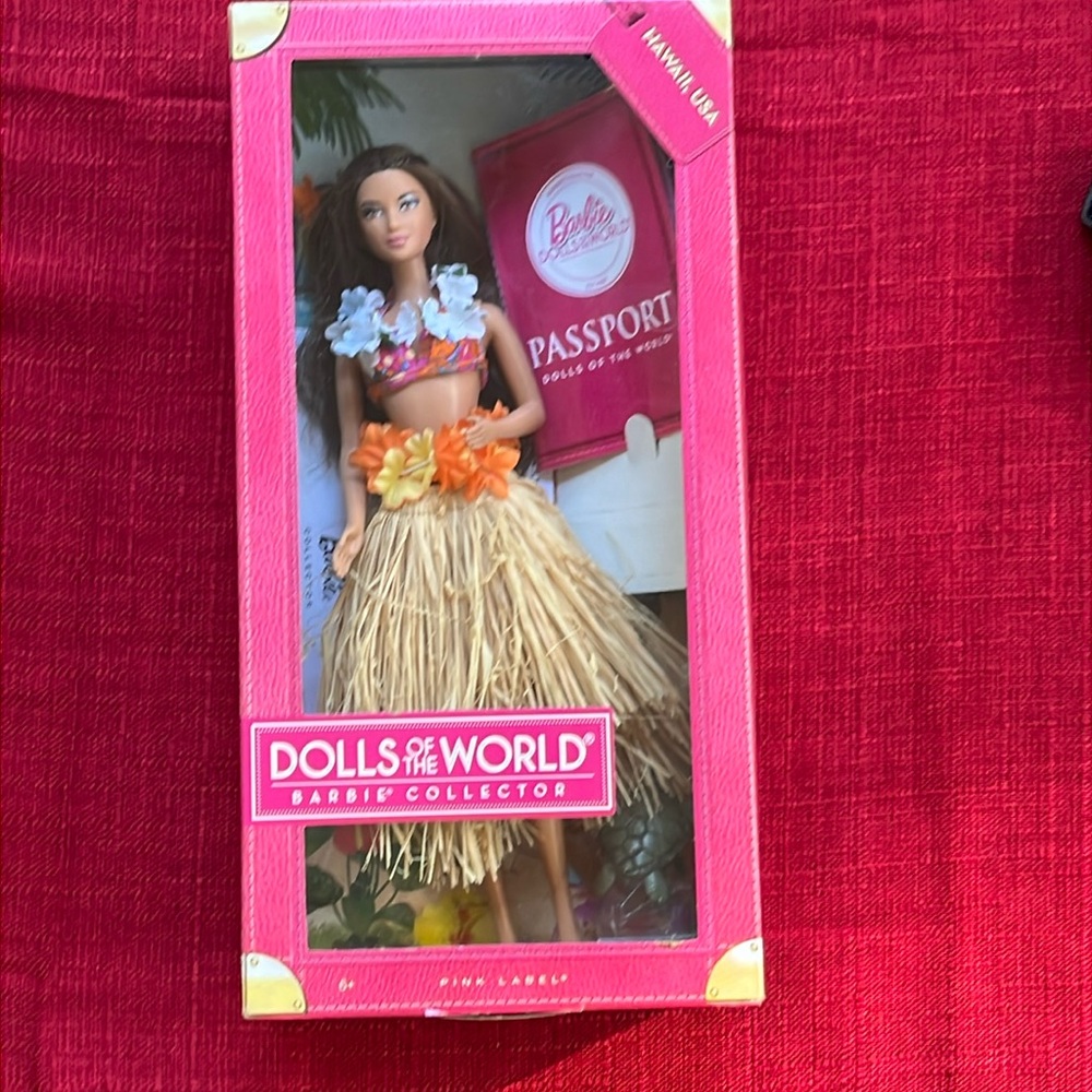 2012 Collectible Dolls of the World Barbie Hawaii - with box and accessories
